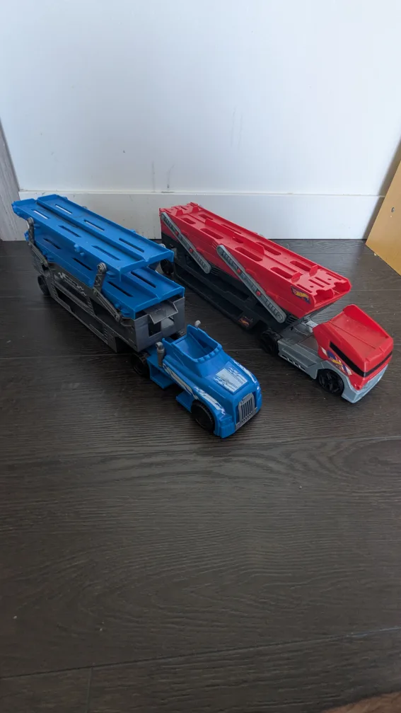 Hot Wheels Car Carrier Trucks - Blue & Red thumbnail