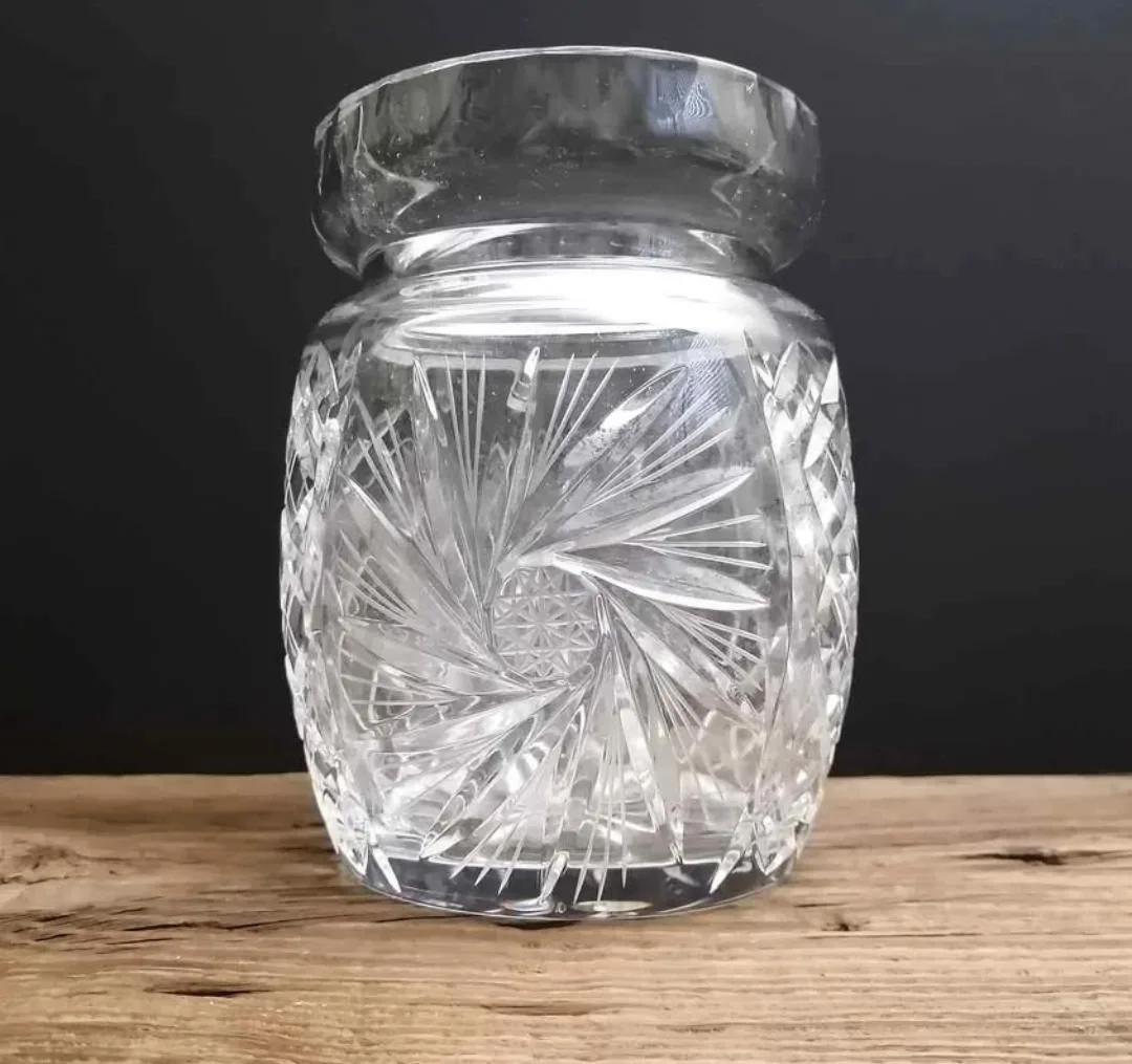 Pinwheel Crystal Vase ~ Wide Mouth Flower Vase image indicator(4)