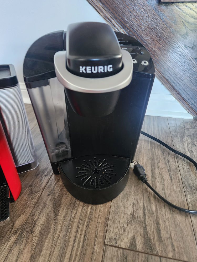 moving Sale- Nespresso VertuoLine Coffee & Keurig Maker - photo 2