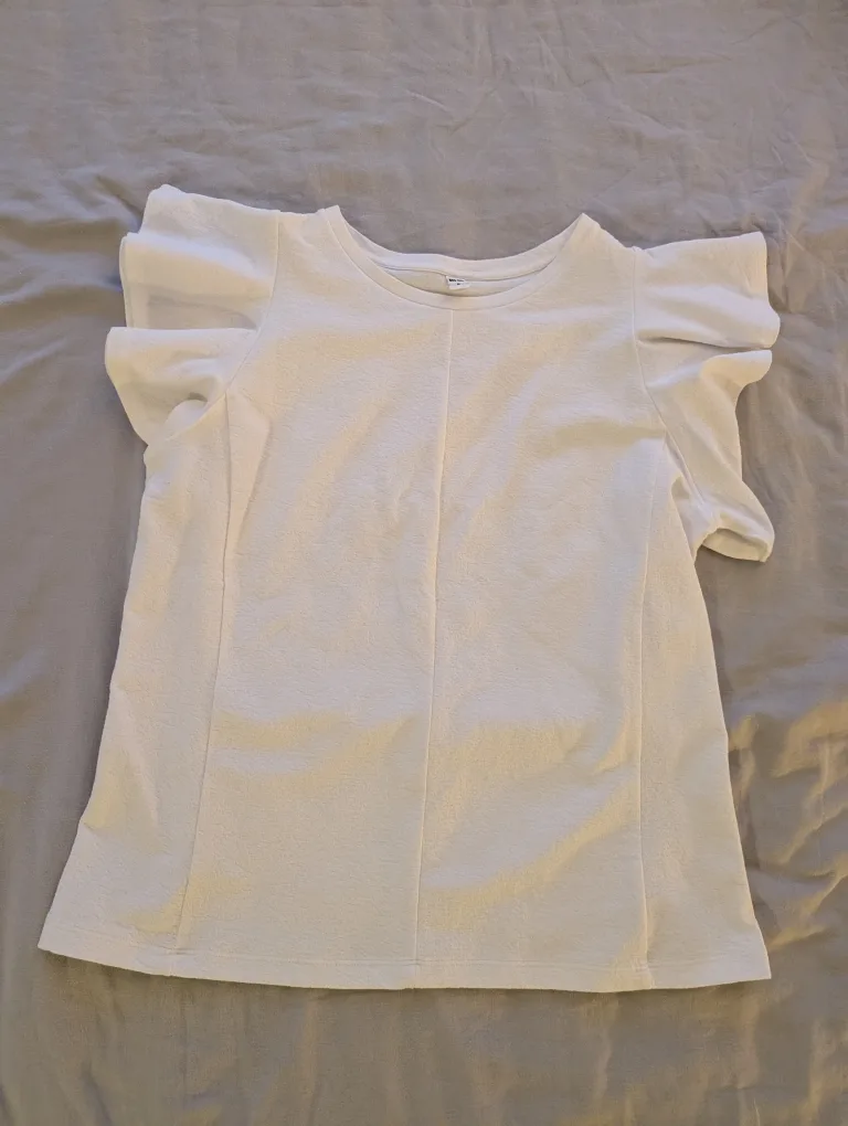 Uniqlo White Ruffle Sleeve Top - Size M thumbnail