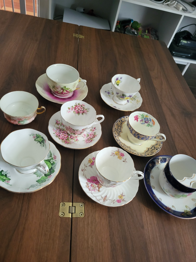 Vintage Tea Cups & Saucers