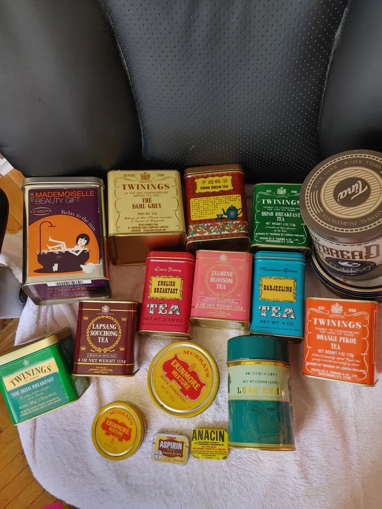 Vintage Tea Tins & Mademoiselle Beauty Gift thumbnail
