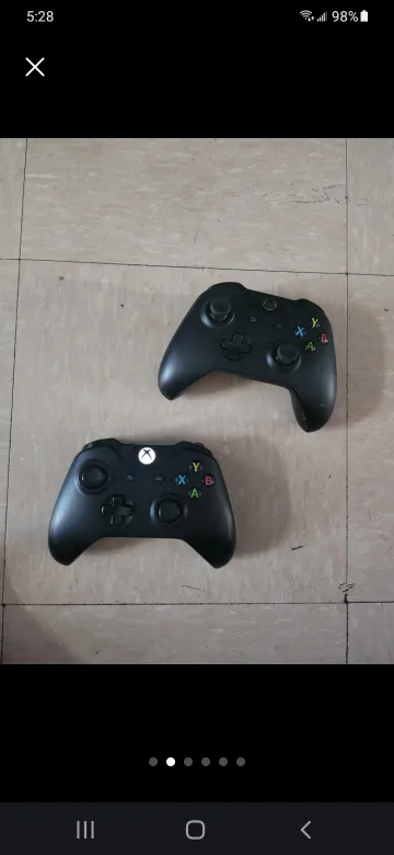 Xbox One Console & Controllers image indicator(2)