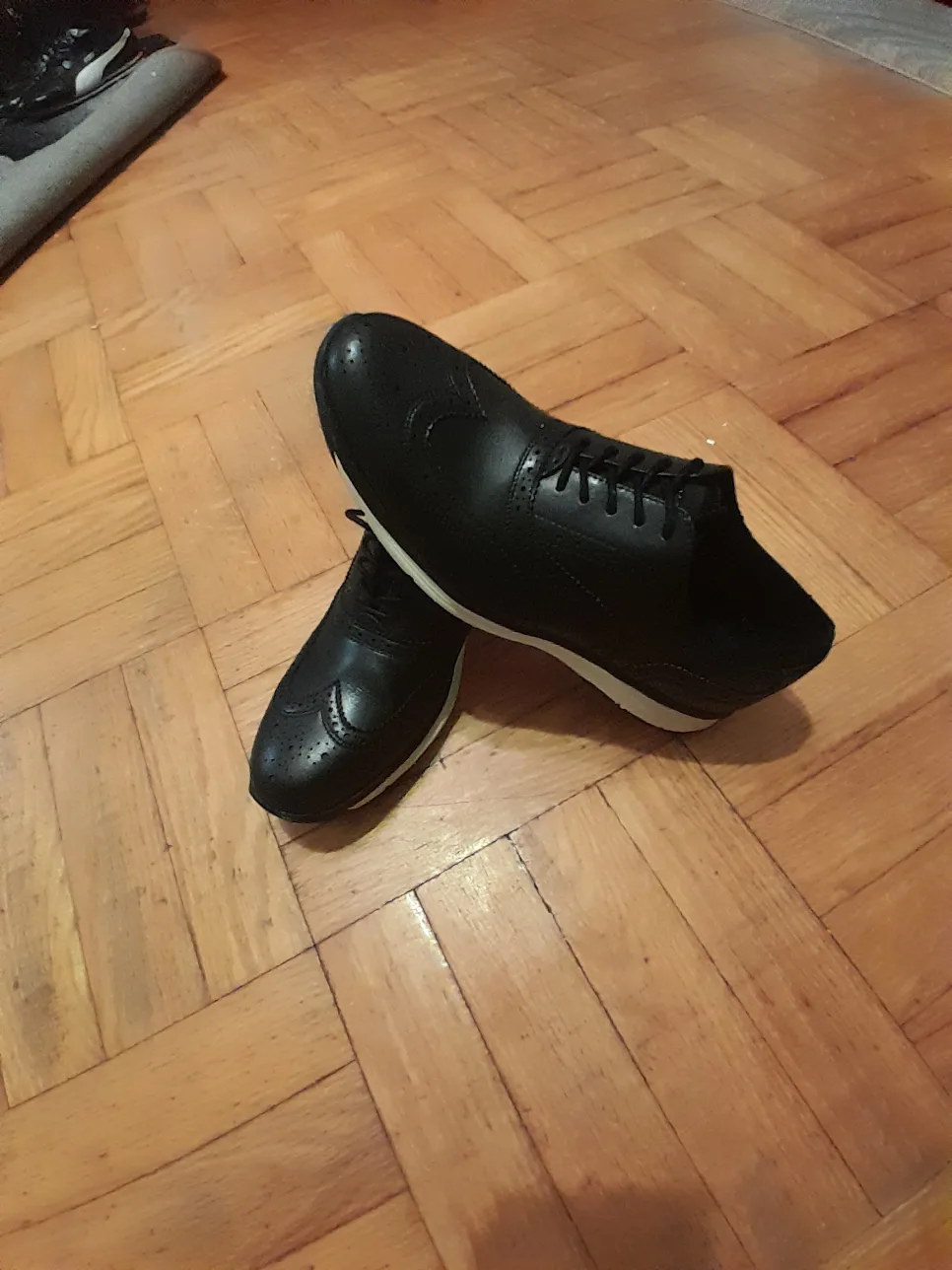 Kenneth Cole Reaction Black Leather Dress Shoes Size 8 thumbnail