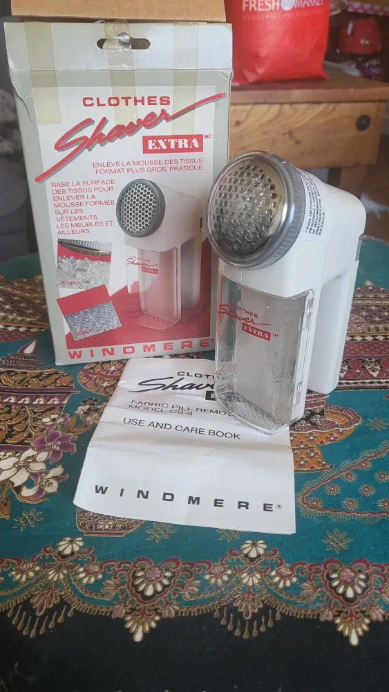 🇨🇦 Windmere Clothes Shaver Extra Fabric Pill Remover thumbnail