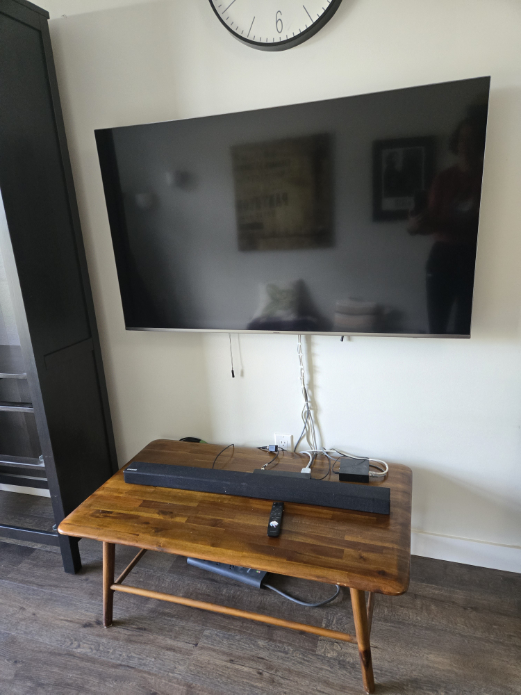 Samsung 55 Inch QL3D TV Q6F & Soundbar- Great Sound! - photo 3