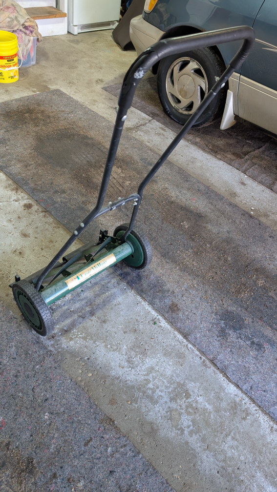 👀- WOW Lee Valley Push Reel Mower FCFS