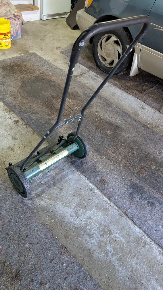 👀- WOW Lee Valley Push Reel Mower FCFS thumbnail