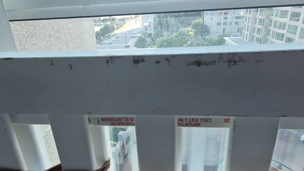 Convertible Crib with mattress - Needs to go ASAP image indicator(3)