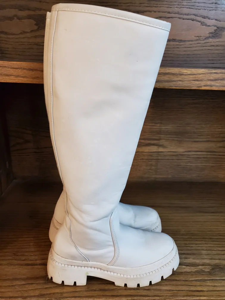 Cassietta off-white/light grey knee high boots -- Size 7 image indicator(8)