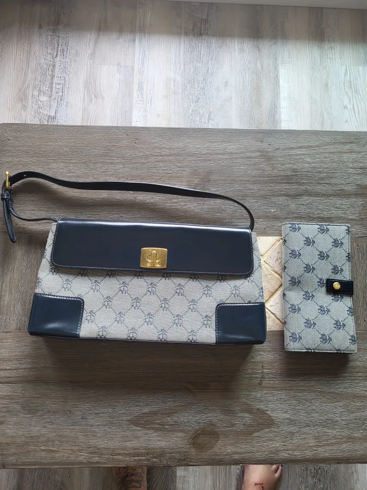 Brooks Brothers Wallet and Handbag Set thumbnail