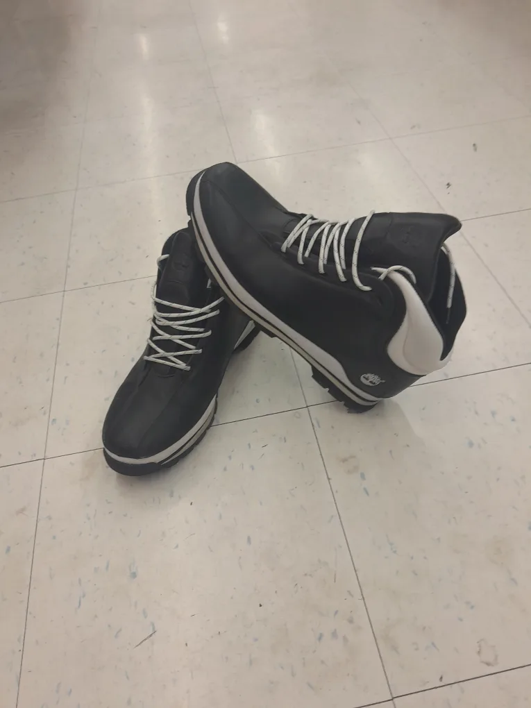 All Season  Boot Timberland Black Leather Size 12 thumbnail