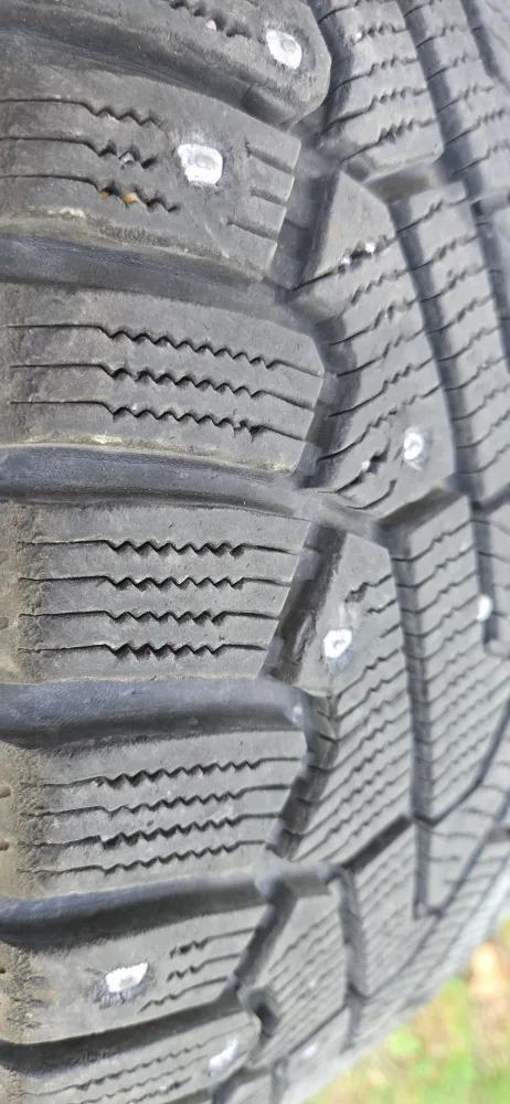 4 Studded Perrelis Chevrolet Rims with Winter Tires - 235/50R18 image indicator(3)