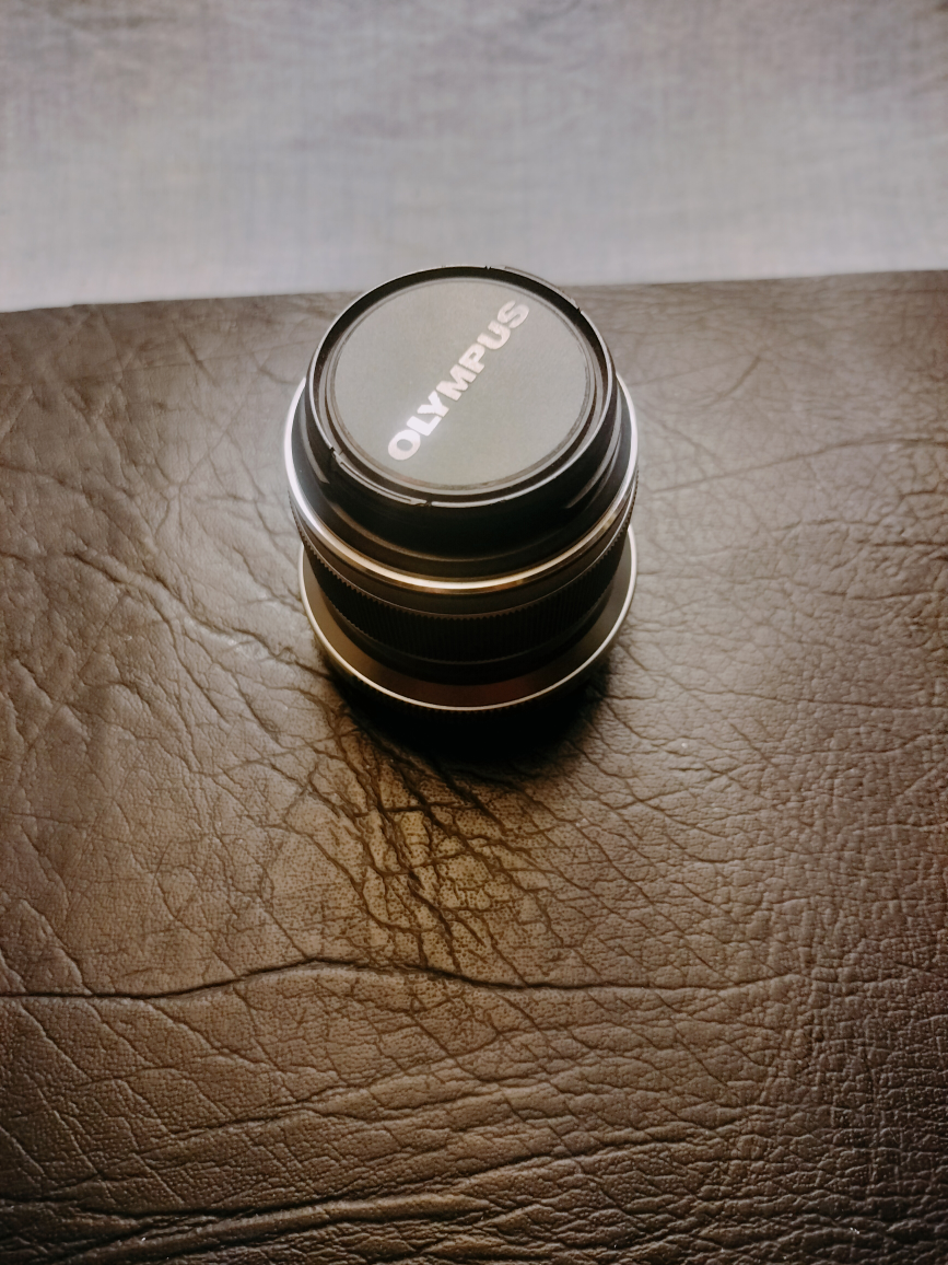 Olympus M.Zuiko Digital 45mm f/1.8, 0.5m/1.64ft, Lens Silver - photo 4