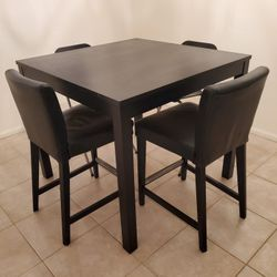 Bar Dining Table with 4 high Chairs