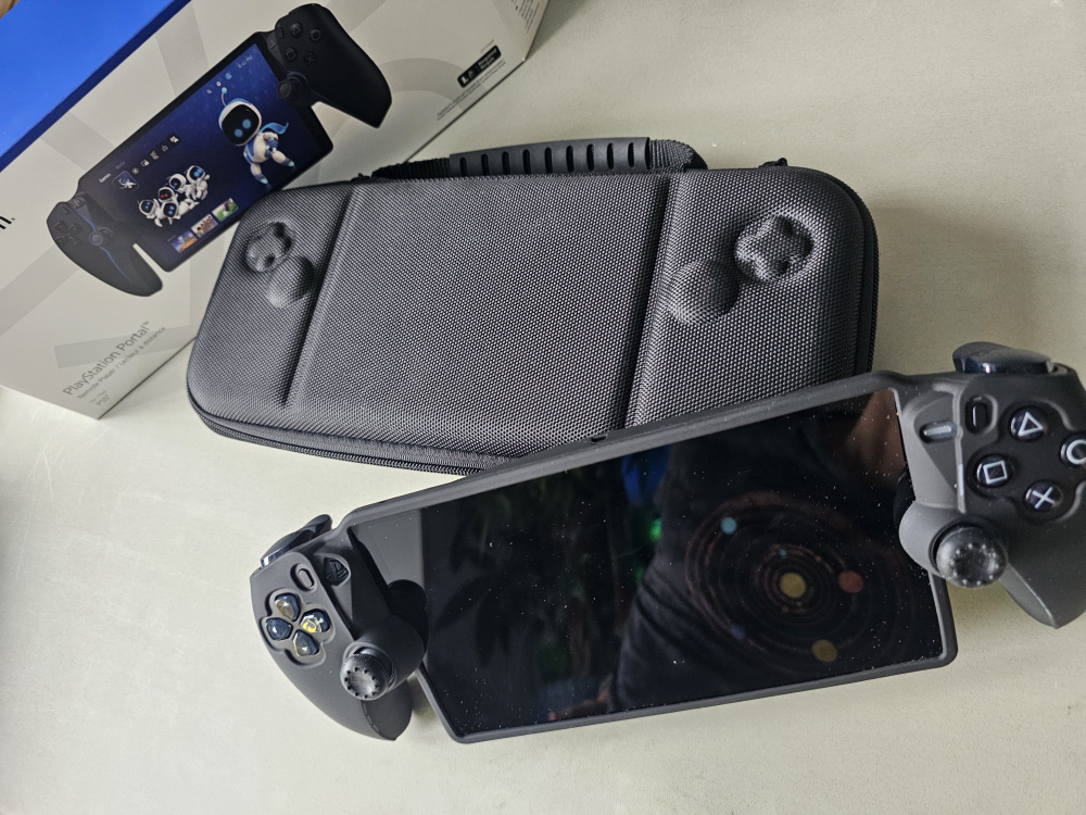 Black PlayStation Portal w/Case & Silicone Grip (A+ condition)