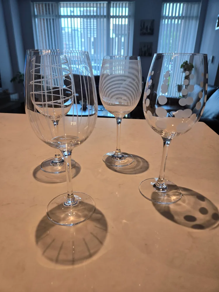 Set of 4 Unique Wine Glasses thumbnail