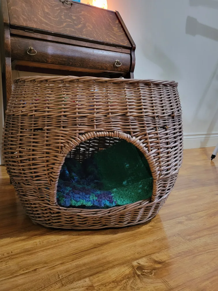 Wicker Pet Bed thumbnail