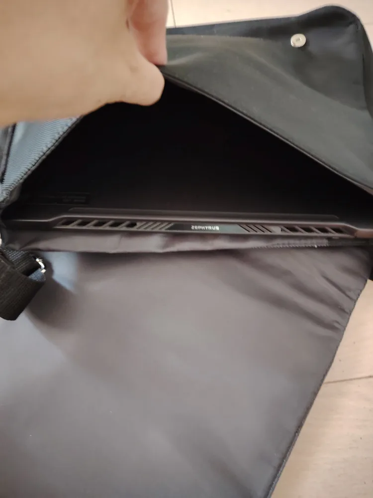 Large laptop Bag - Black image indicator(4)