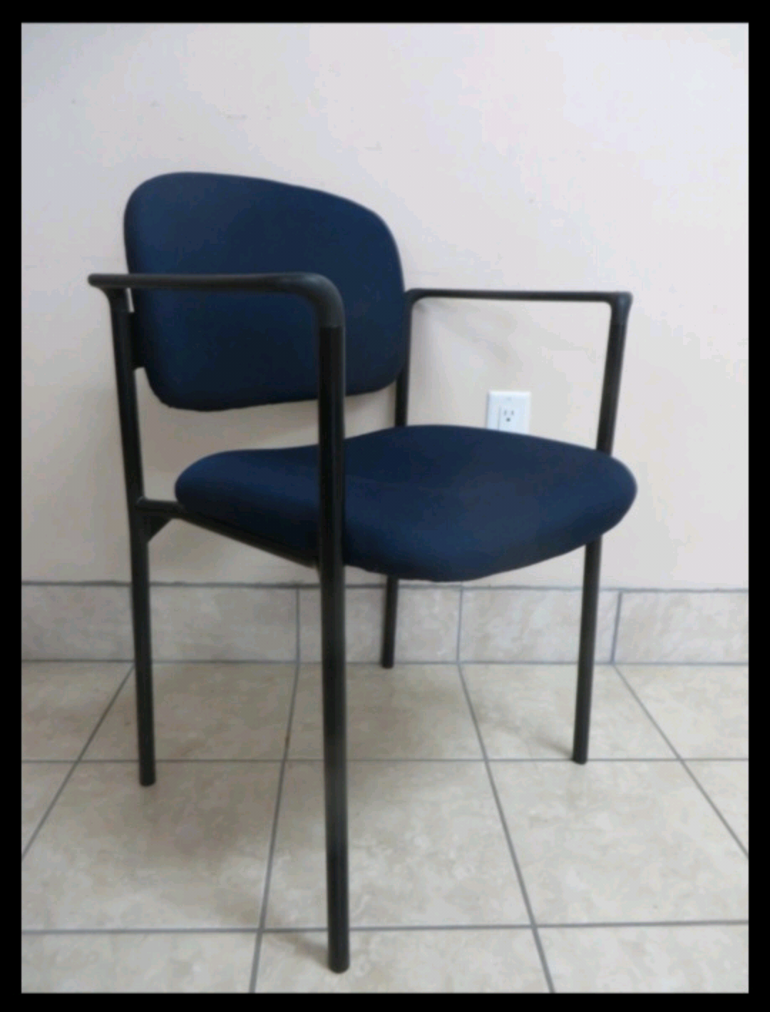 Set of 4 Stacking Chairs - photo 3