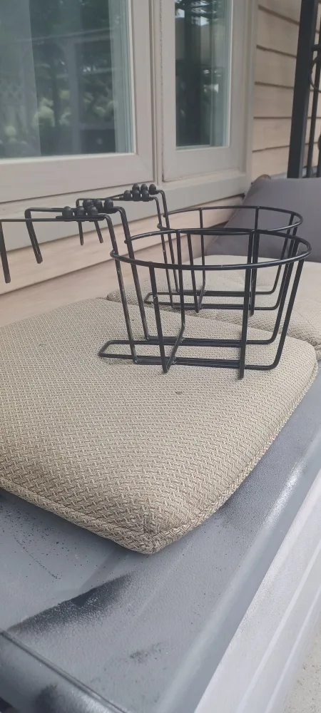 2 Black Metal Over-the-Rail Planter Baskets image indicator(3)