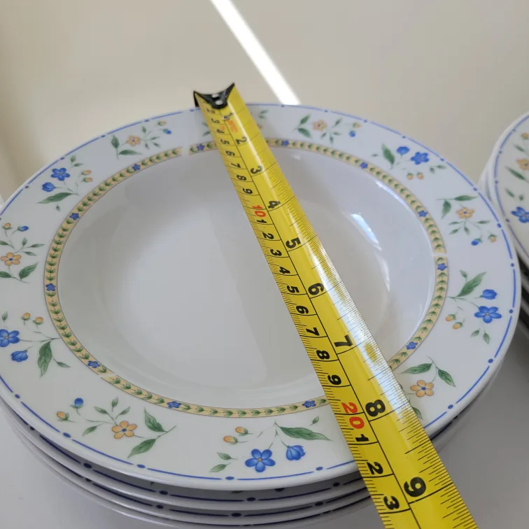 Set of 16 Soup Bowls & Dishes image indicator(7)