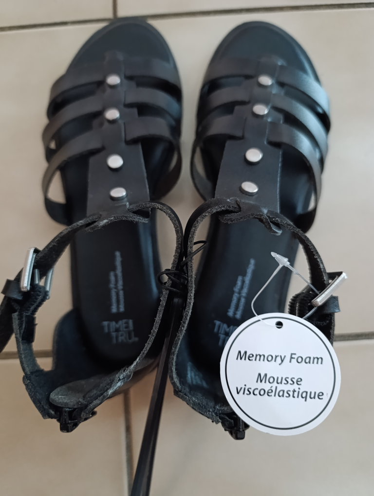 Time and Tru Black Sandals - Size 7 - photo 2