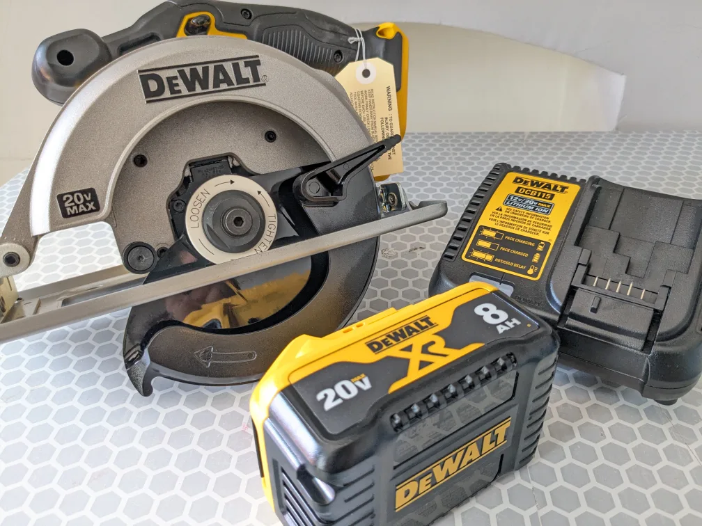 DeWalt 20V MAX Cordless Circular Saw Kit w/ Battery & Charger thumbnail