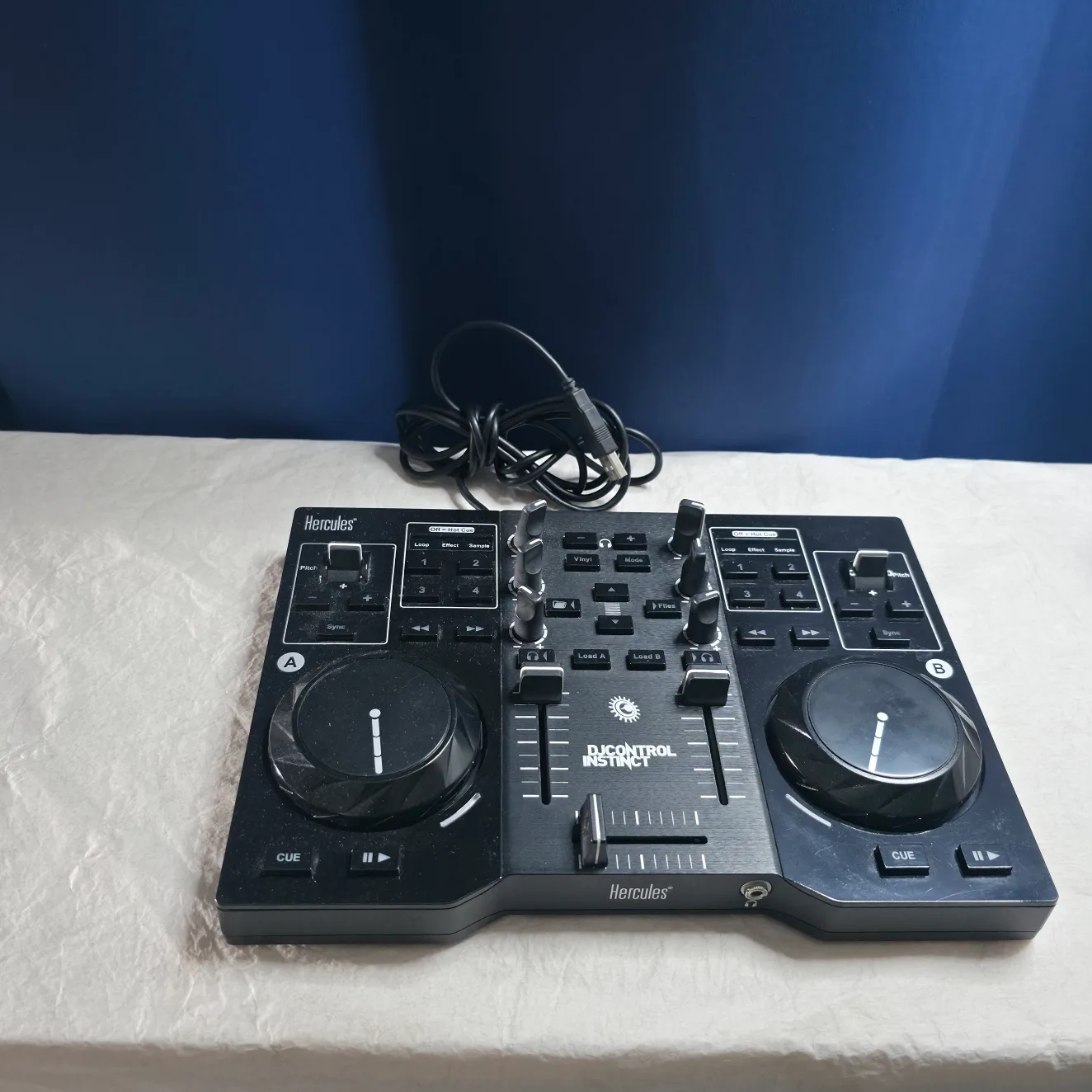 Hercules DJControl Instinct DJ Controller thumbnail