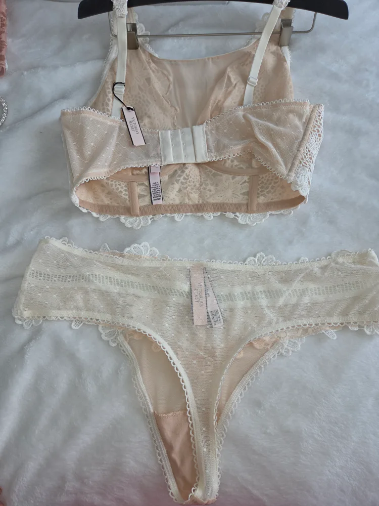 Victoria's Secret Lingerie Set image indicator(2)
