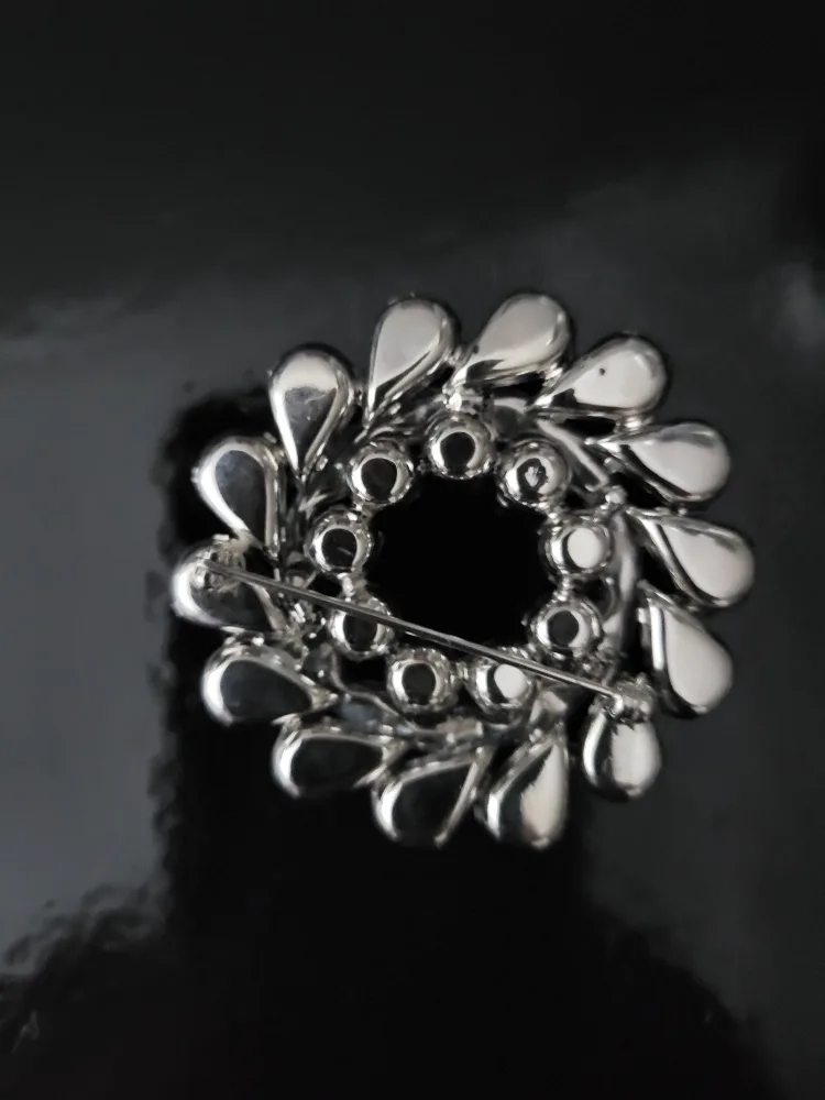 Vintage Rhinestone Bracelet & Brooch Set image indicator(2)