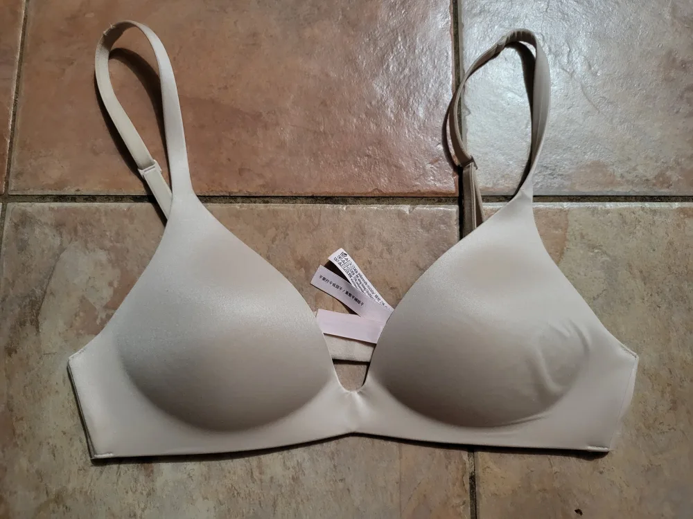 Victoria's Secret Bra Size 32b nude thumbnail