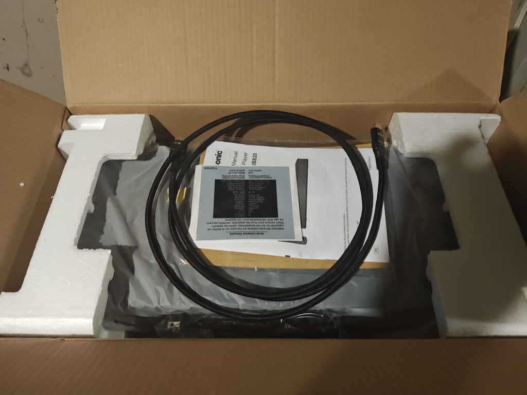 Panasonic DP-UB820PCK 4K Blu-ray Player - photo 3