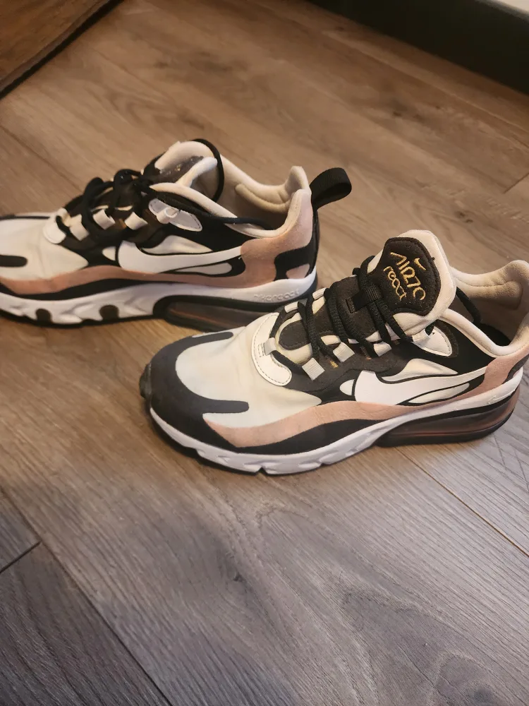 Nike Air Max 270 React Sneakers thumbnail