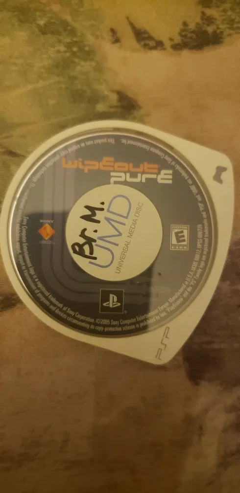 PSP UMD Games - Wipeout Pure & Ape Escape thumbnail