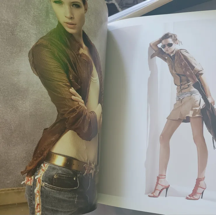 Roberto Cavalli S/S 05 Fashion Book image indicator(9)