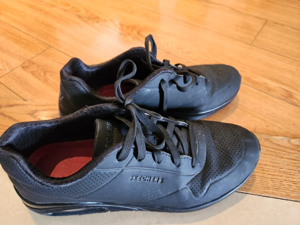 Skechers Slip Resistant Shoes 9.5