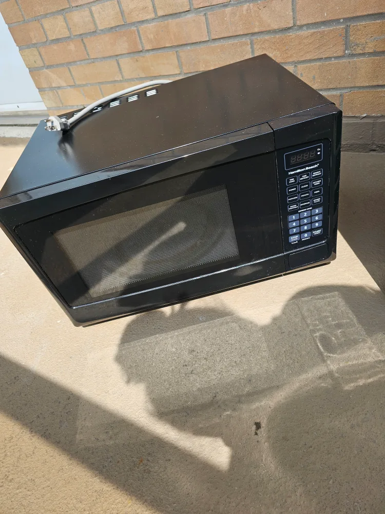 Hamilton Beach Microwave - Black thumbnail