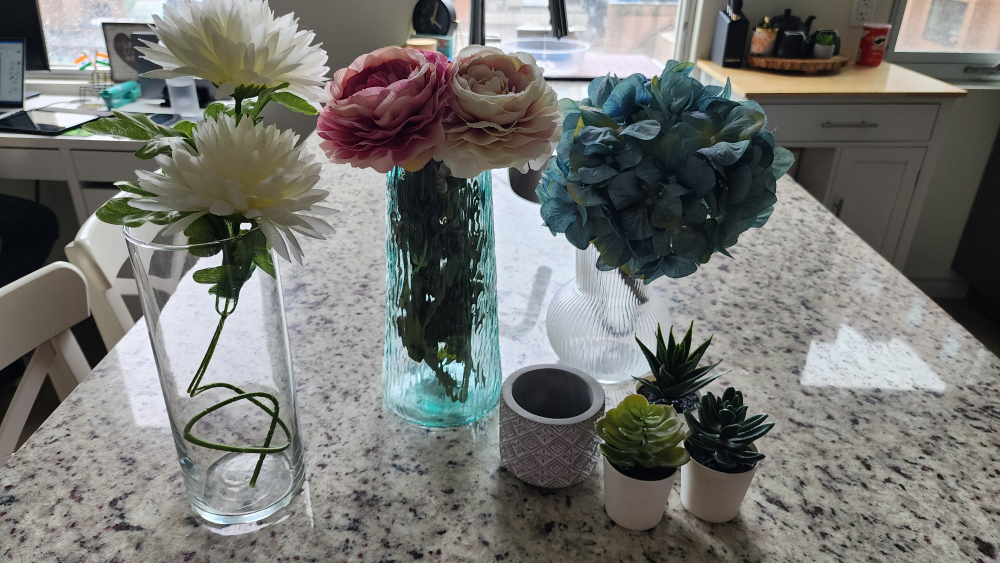 *Moving Sale* 3 Vases, Set of 3 Succulents and Flowers