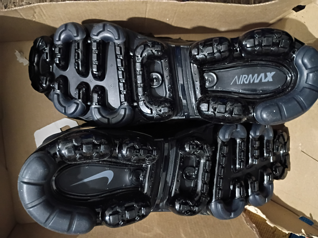 Nike Air Max Plus TN Black Size 9.5