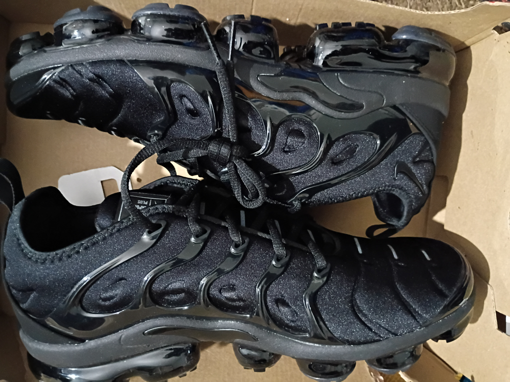 Nike Air Max Plus TN Black Size 9.5 - photo 2