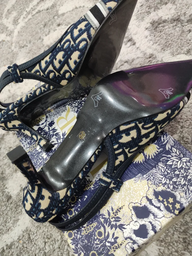 Christian Dior Slingback Heels image indicator(5)