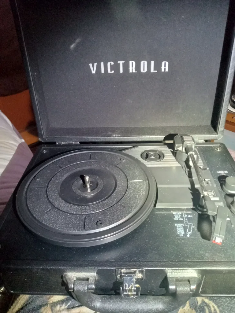 Victrola Vintage Suitcase Turntable thumbnail