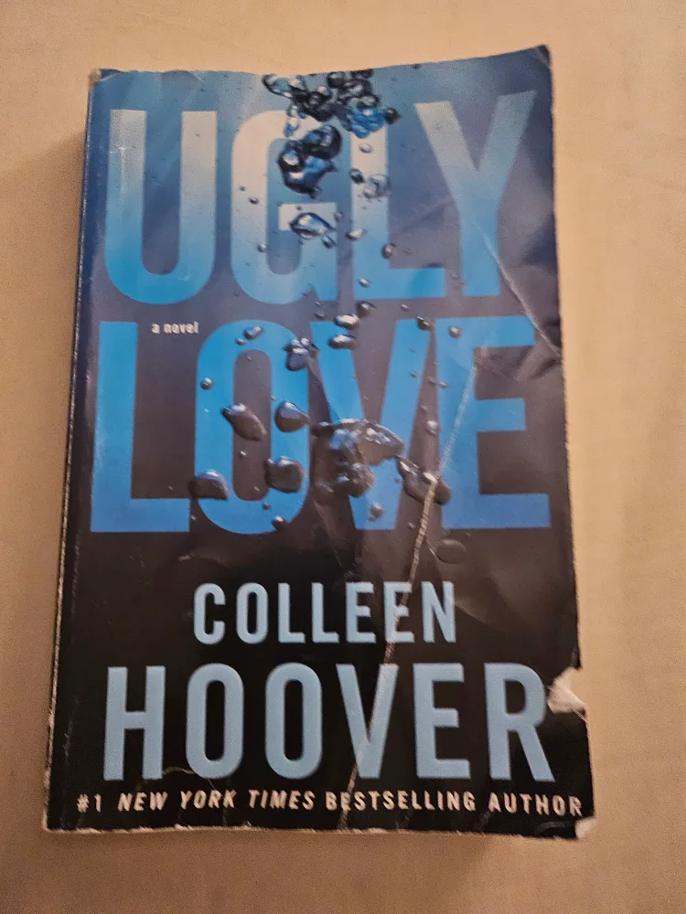 Ugly Love by Colleen Hoover 🇨🇦 thumbnail