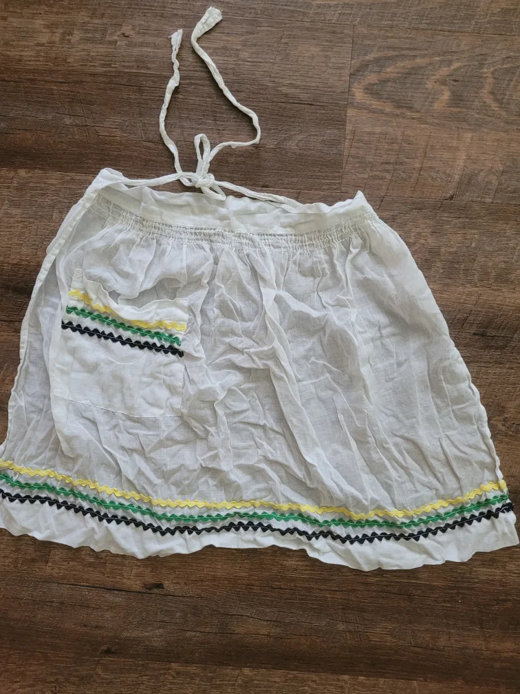 Vintage Half Apron (Homemade) 🇨🇦 thumbnail