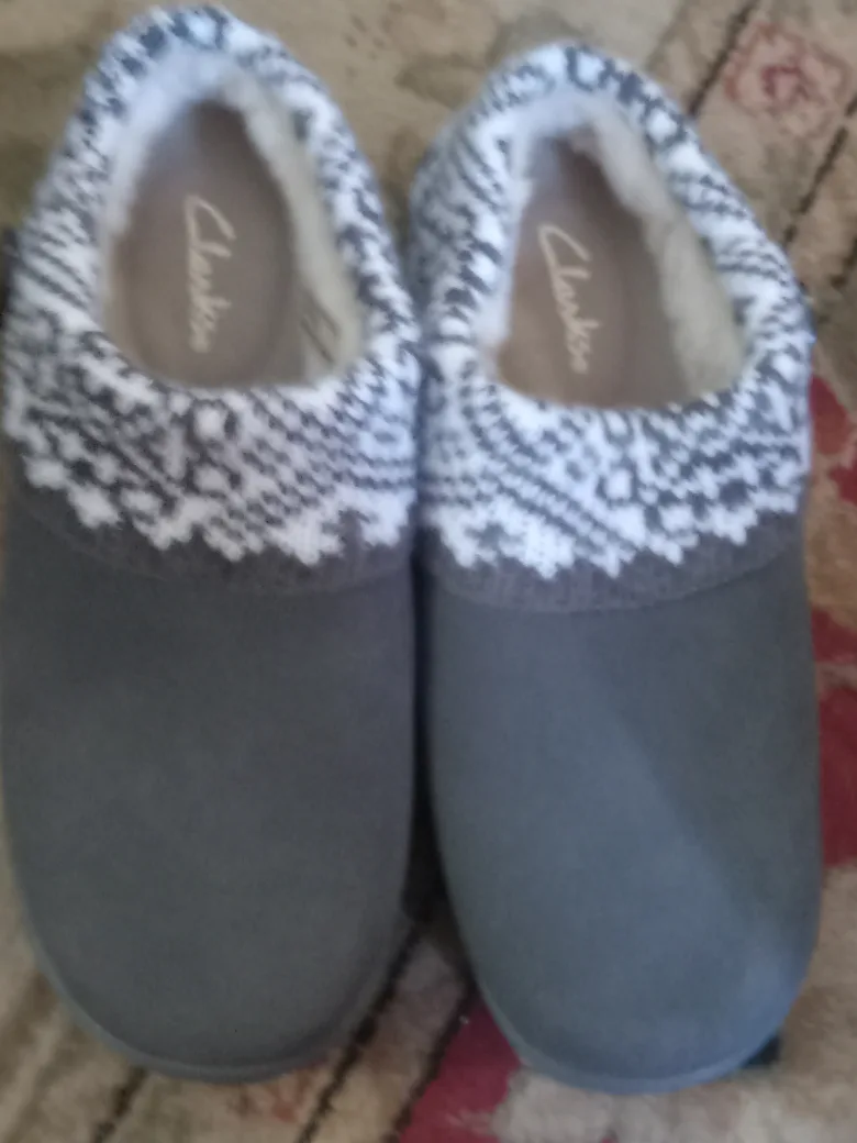 Clarks Women's Slippers - Size 7M thumbnail