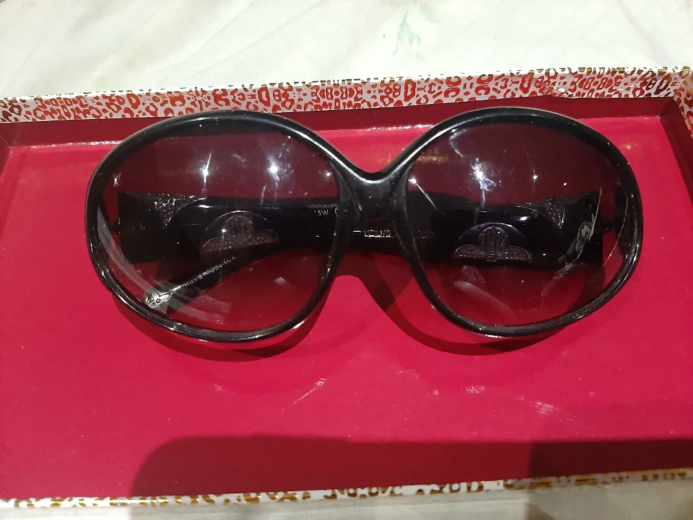 Louis Vuitton Sunglasses thumbnail