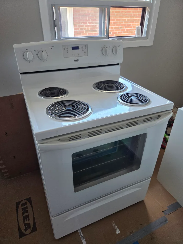 Inglis White Electric Stove thumbnail