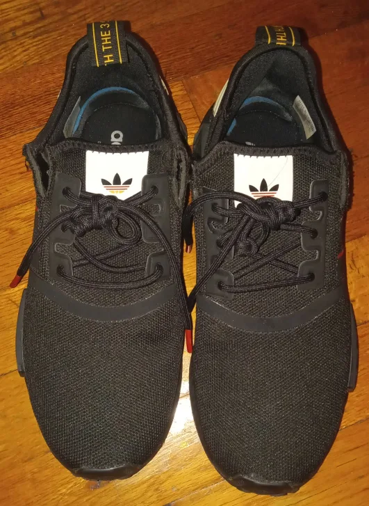 Womens Sneakers thumbnail