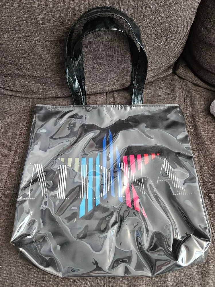 🇨🇦 Madonna MDNA TOUR VIP Tote Bag - NEVER USED thumbnail